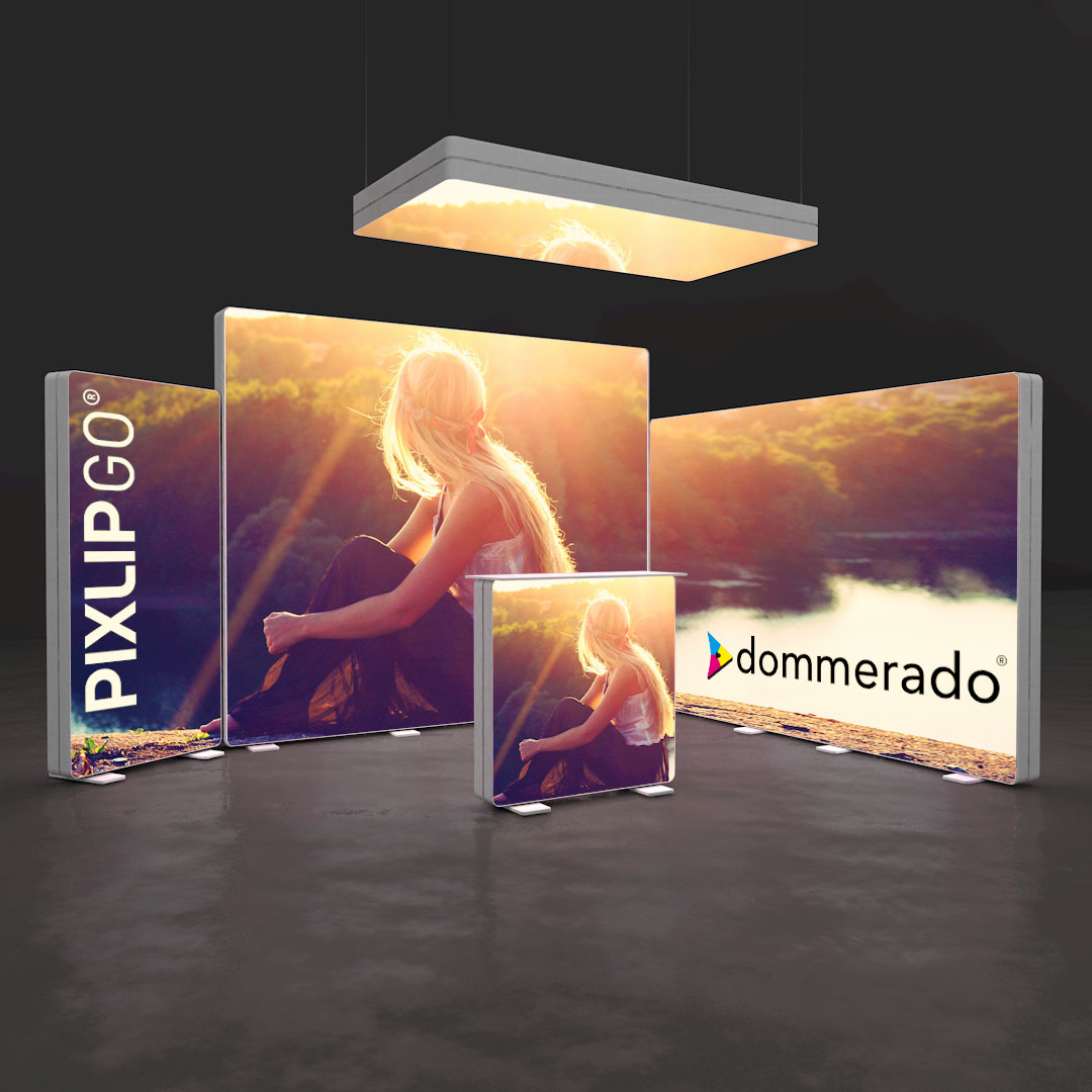 Mehrere beleuchtete GO Lightbox Displays in verschiedenen Formaten mit farbig bedruckter Bespannung