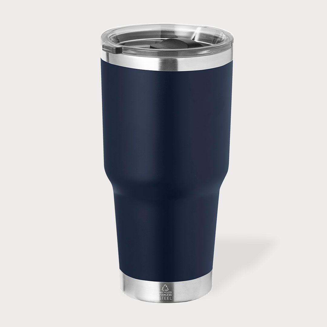 Ein navyblauer Thermobecher aus Edelstahl mit transparentem Deckel und silberfarbenem Boden.